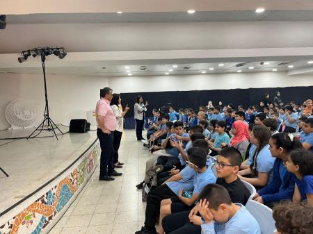 افتتاح مشروع "السلة الثقافية" في مدينة الطيرة بعرض مسرحي لمدرسة الزهراء الابتدائية